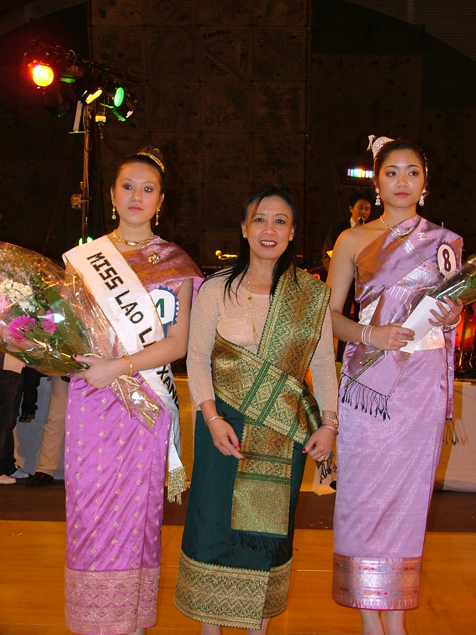 soirée fin année2006-élection miss lane-xang- lao Paris-311206 148.jpg